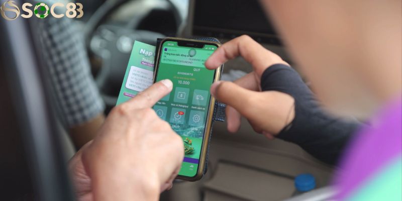 Hình thức rút tiền qua ngân hàng